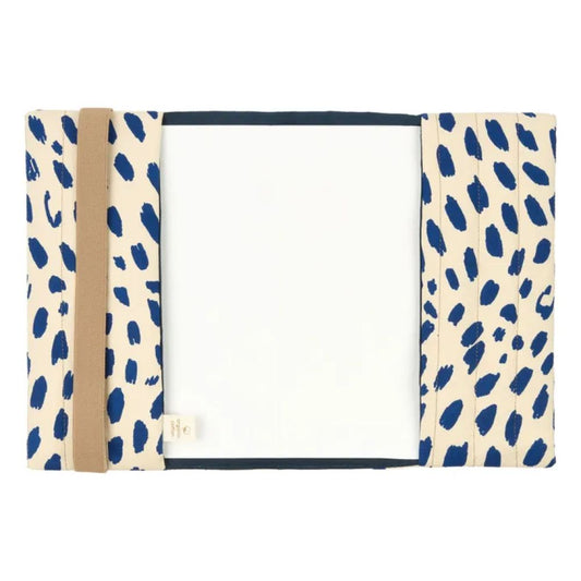 Protege carnet de santé leonie